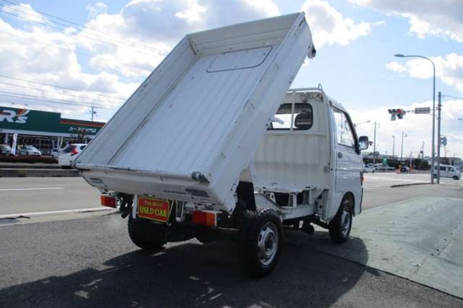 I want Trucks – How To Get Your Perfect Japanese Mini Truck