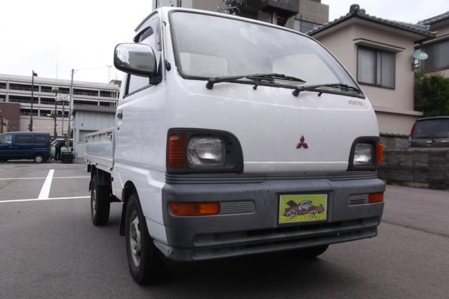Custom 4×4 Japanese Mini Truck – Why Choose Them?