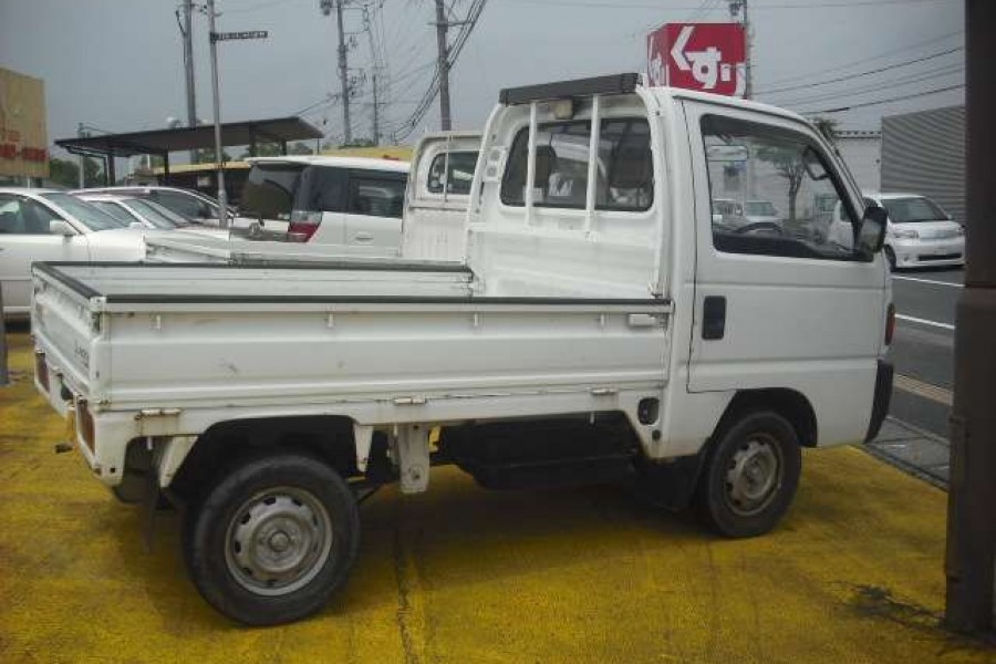 Replacing A U-Joint In a Daihatsu Hijet – When TO Do It