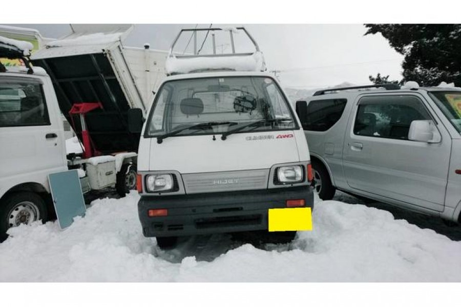Mini Trucks In Snow – Maintenance Tips for Winter