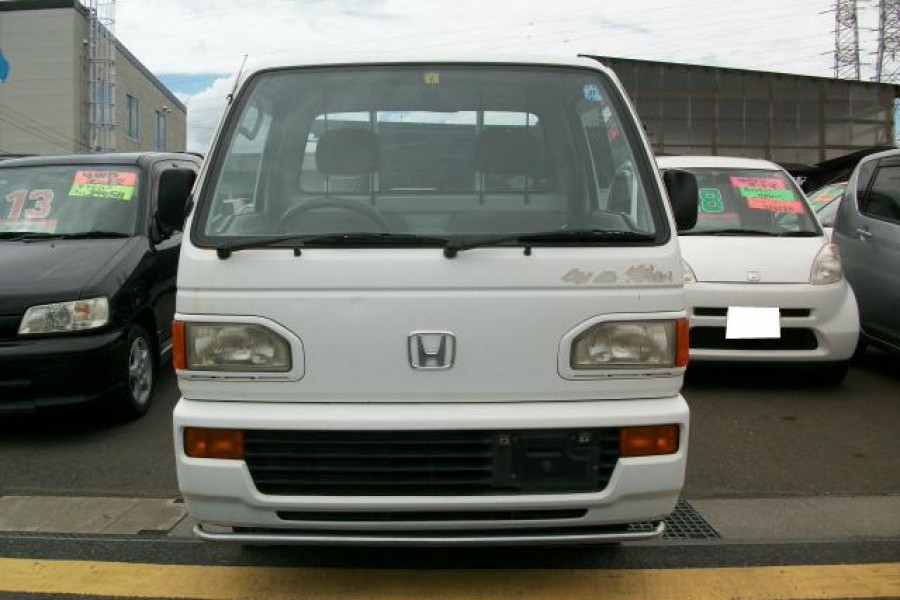 Honda Acty 4×4 – The Versatile Charm of the Mini Trucks